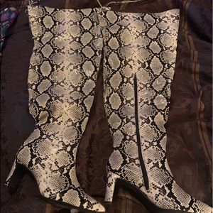 Thigh high boots for large calf women black/white